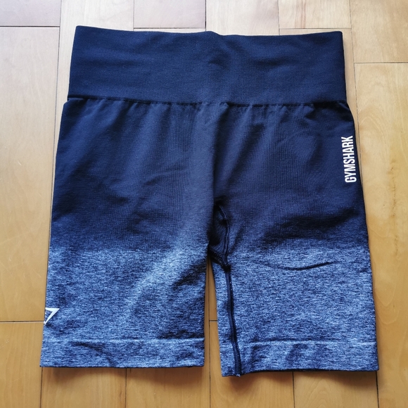 Gymshark short - Picture 2 of 3